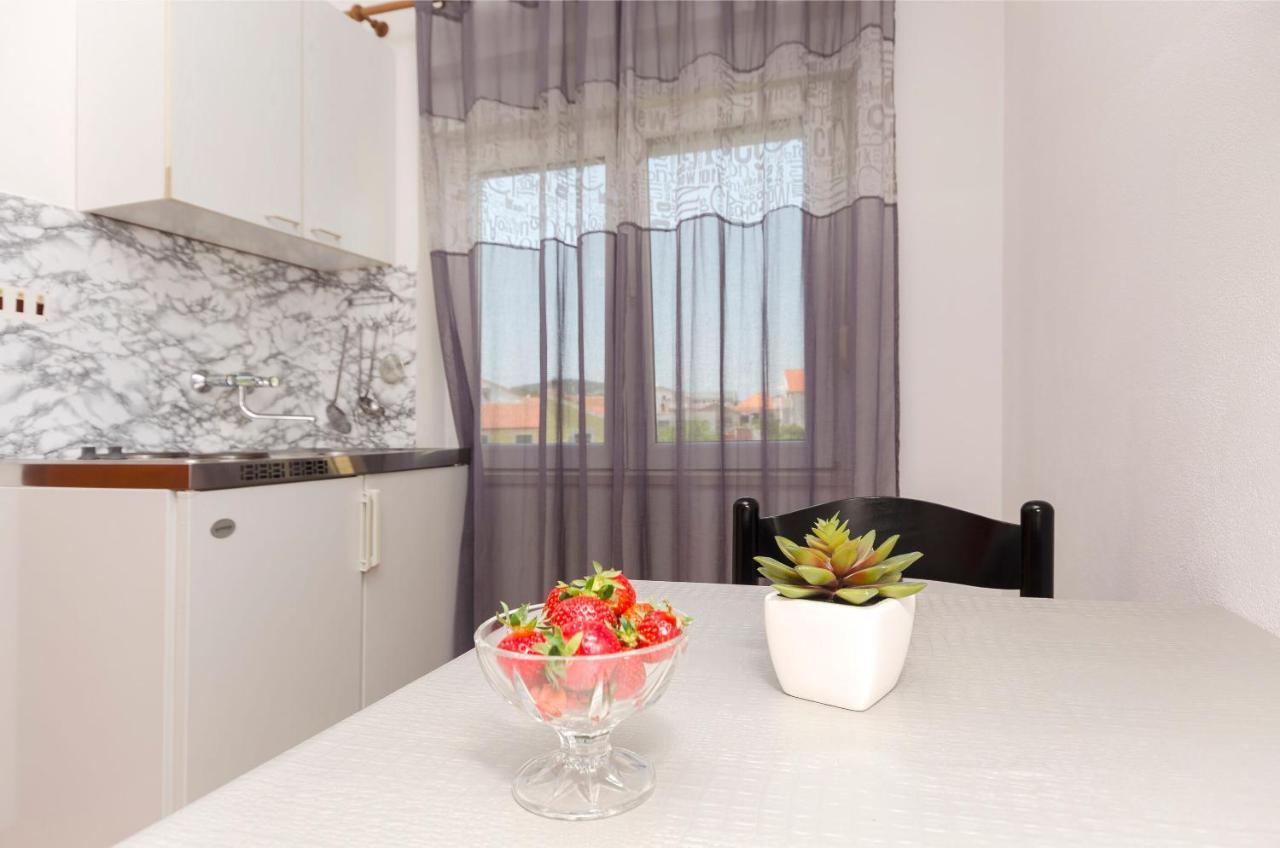 Apartments And Room Take It Easy Tribalj 외부 사진