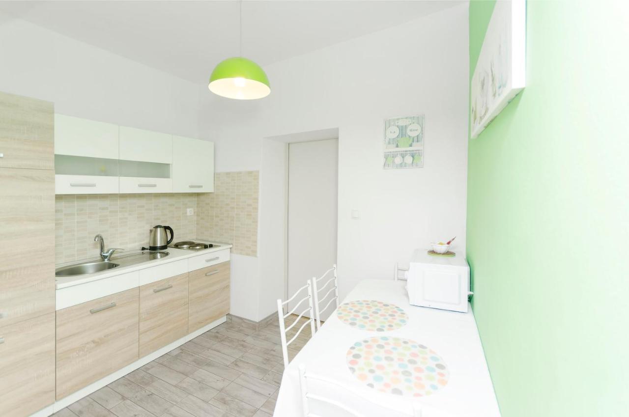 Apartments And Room Take It Easy Tribalj 외부 사진