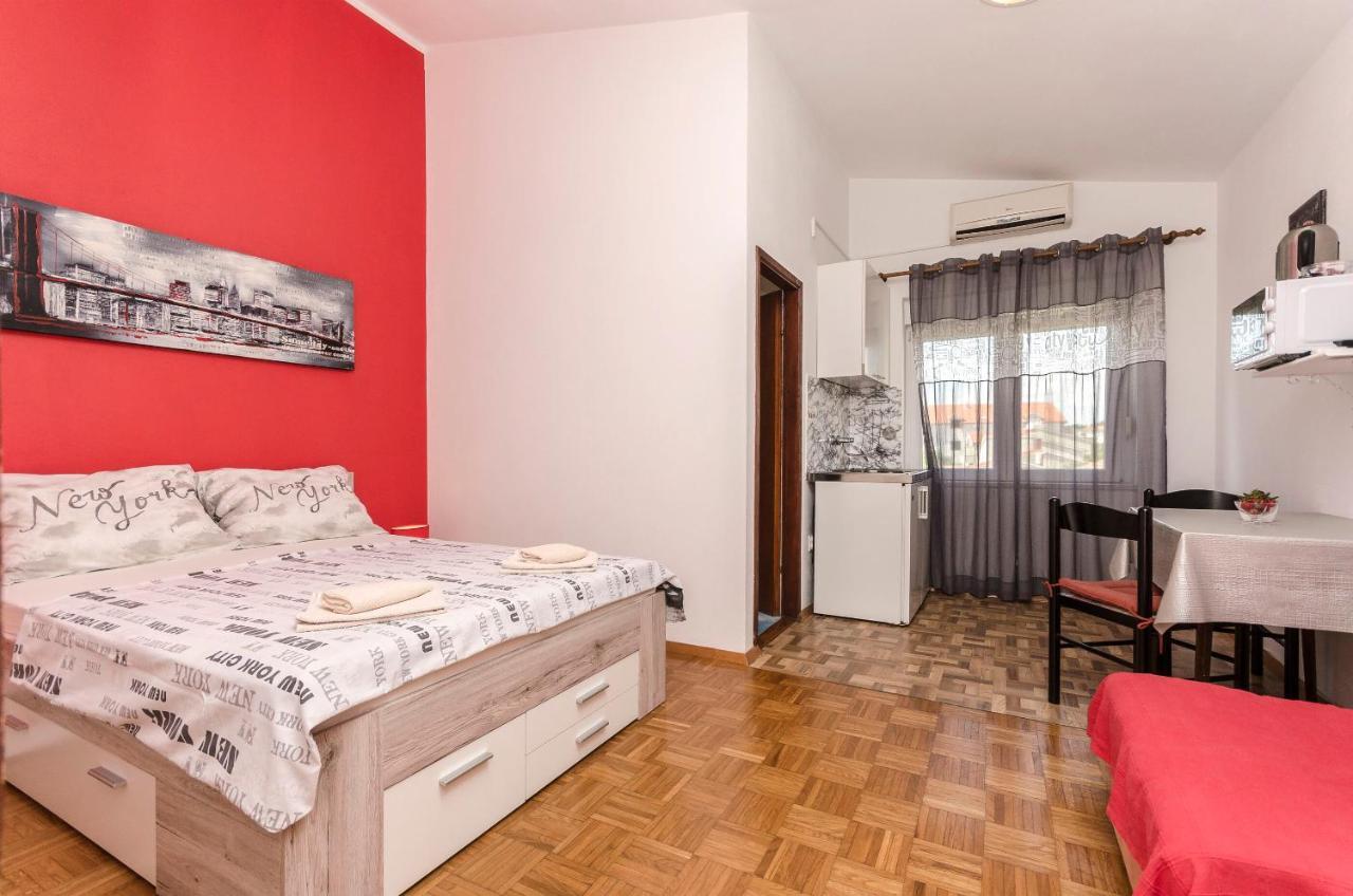 Apartments And Room Take It Easy Tribalj 외부 사진
