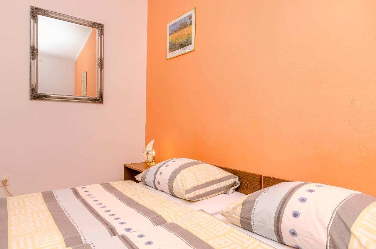 Apartments And Room Take It Easy Tribalj 외부 사진
