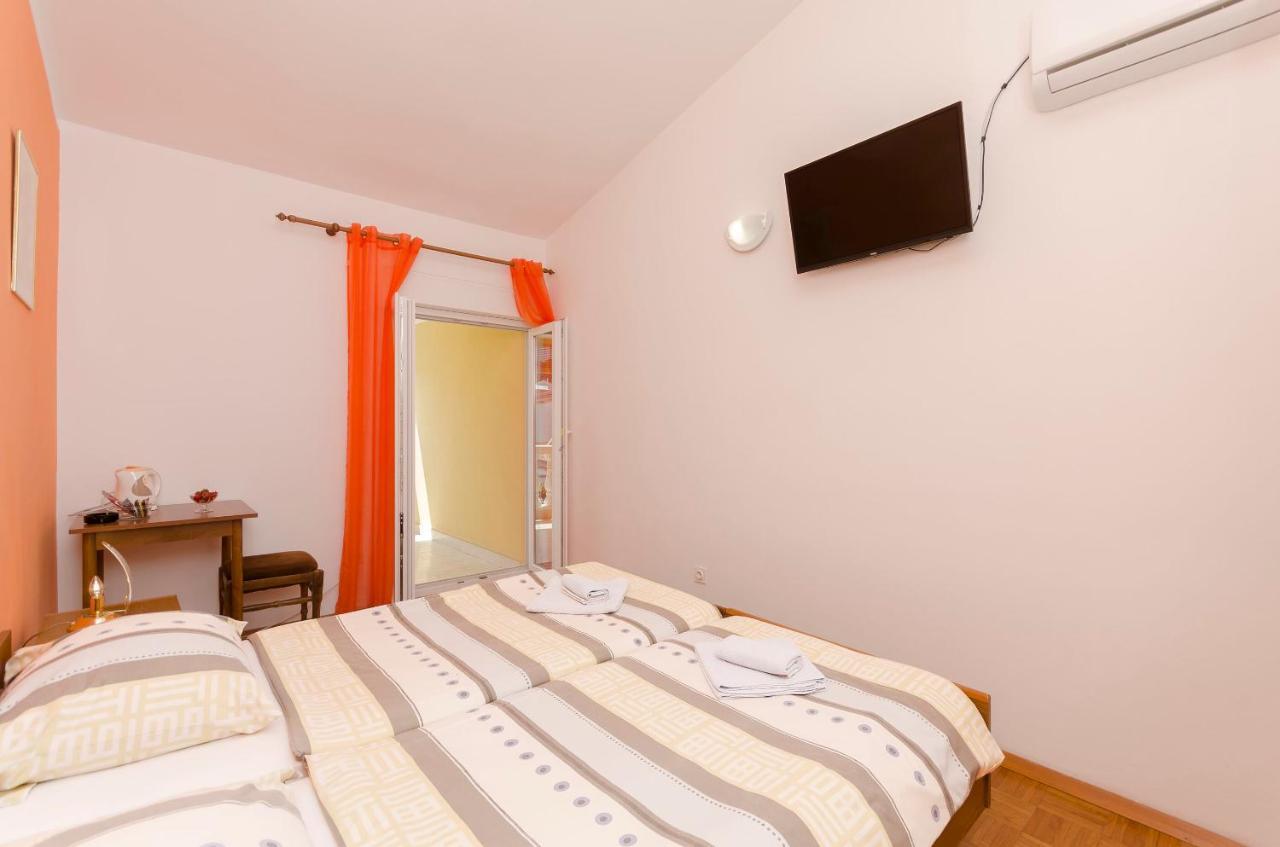 Apartments And Room Take It Easy Tribalj 외부 사진