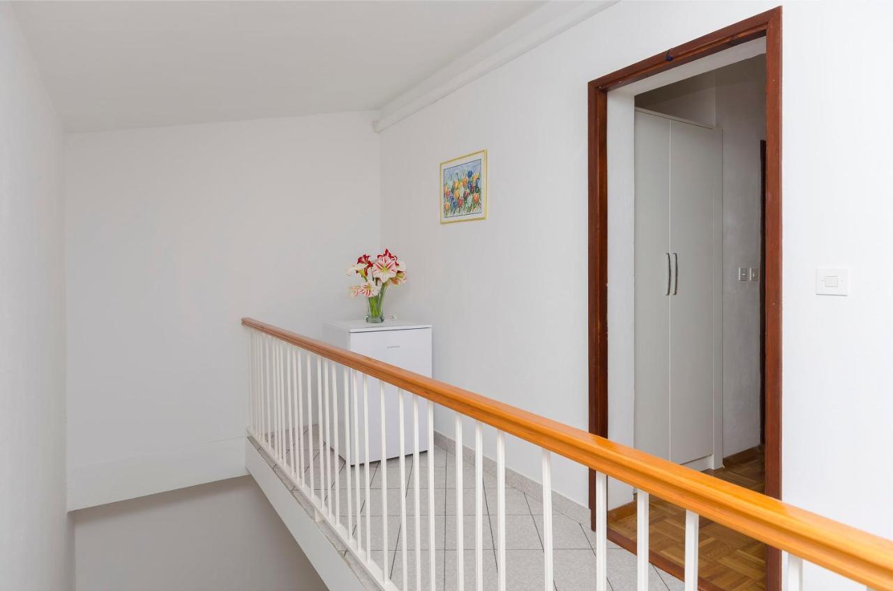 Apartments And Room Take It Easy Tribalj 외부 사진